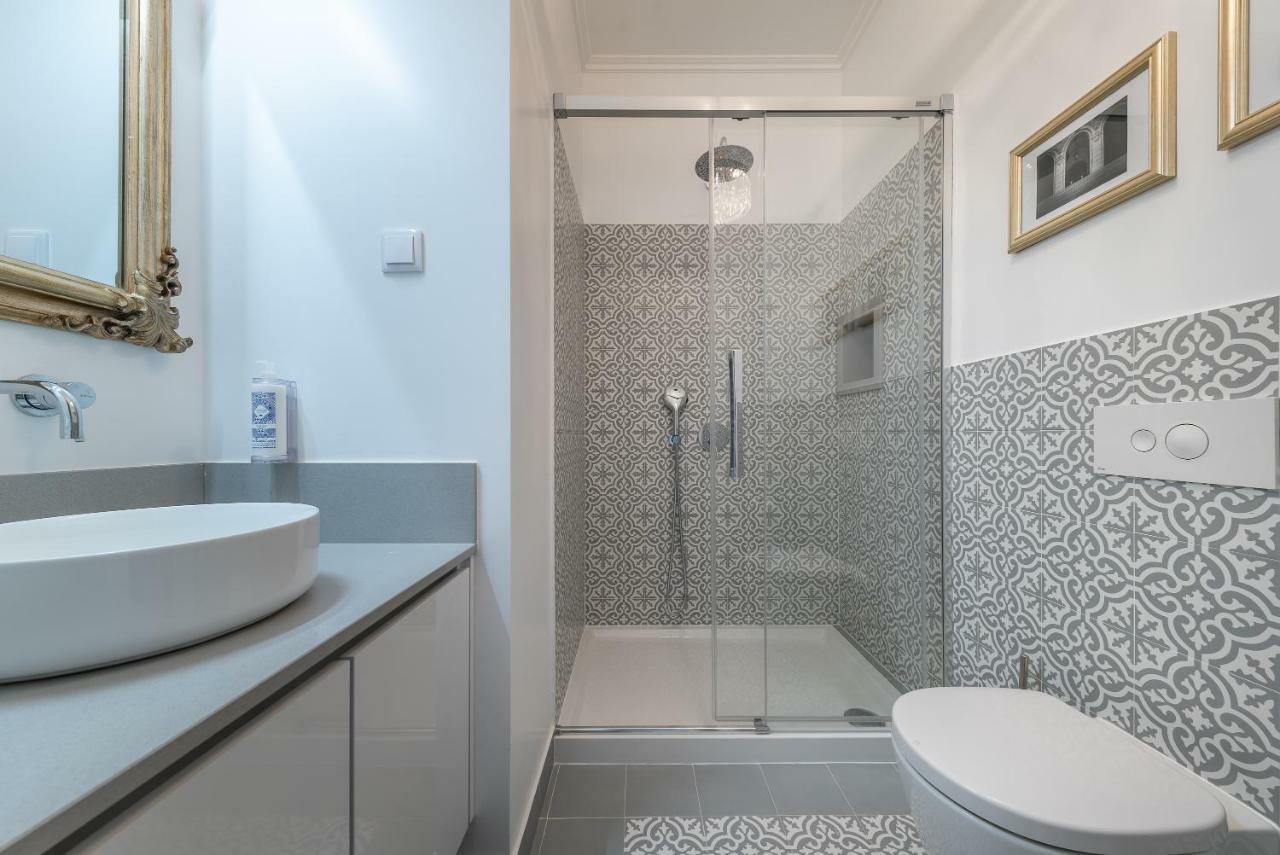 Style And Comfort In Downtown Lisbona Esterno foto