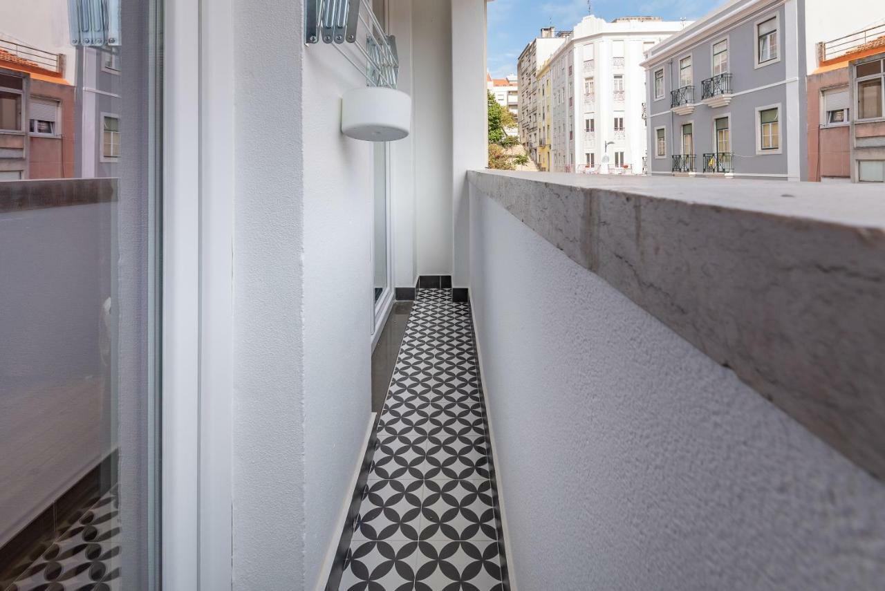 Style And Comfort In Downtown Lisbona Esterno foto
